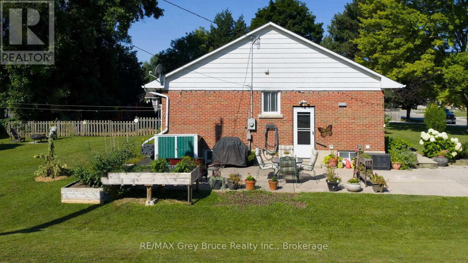785 4th Street E, Owen Sound, Ontario  N4K 1B5 - Photo 3 - X12324340