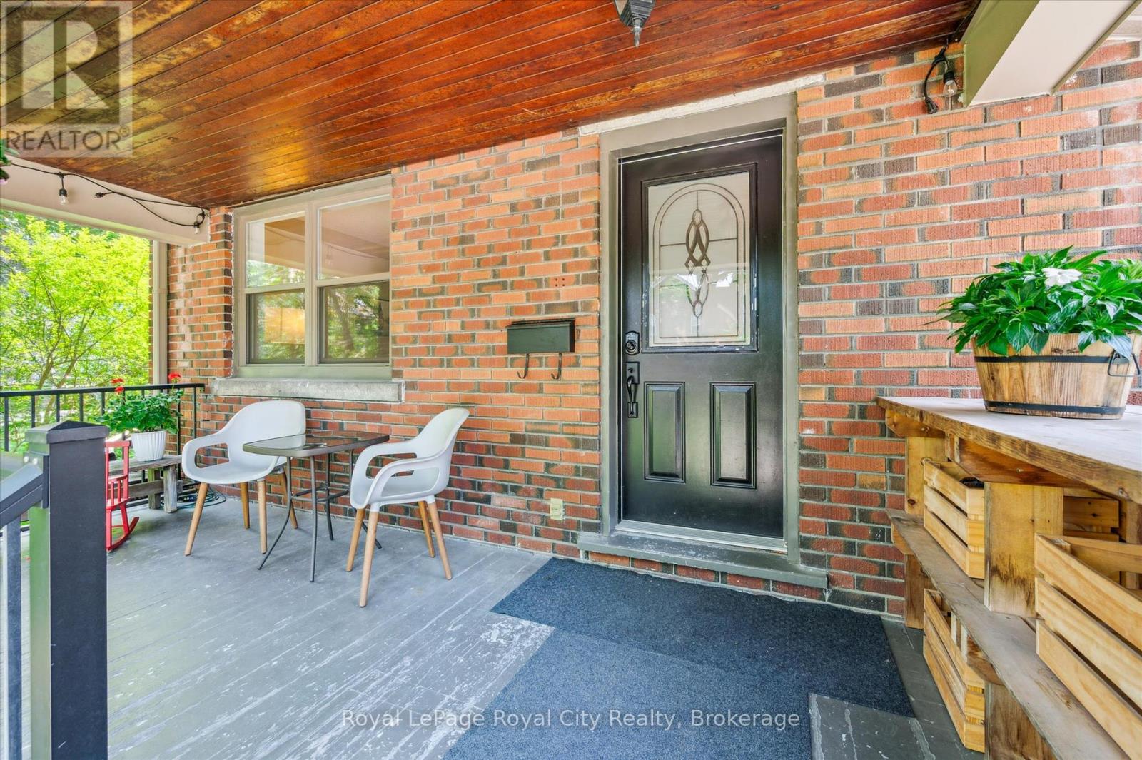 33 Mary Street, Guelph, Ontario  N1G 2A6 - Photo 4 - X12324563
