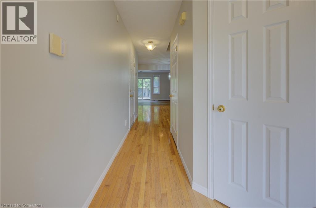 636 Inglis Falls Place, Waterloo, Ontario  N2V 2L4 - Photo 4 - 40756601