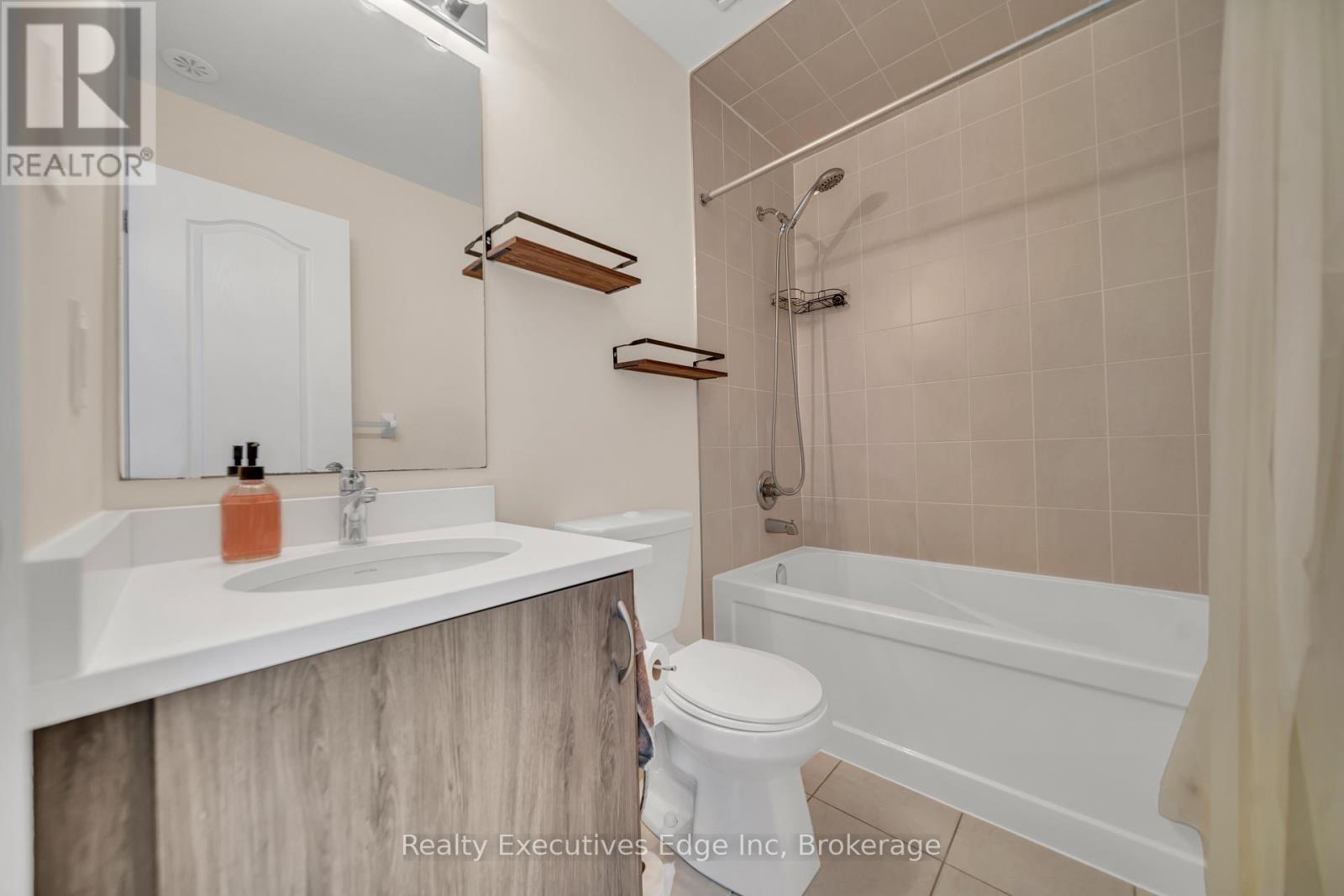 65 - 252 Law Drive, Guelph, Ontario  N1E 0P6 - Photo 13 - X12324671