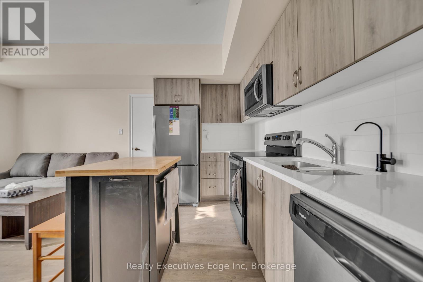 65 - 252 Law Drive, Guelph, Ontario  N1E 0P6 - Photo 8 - X12324671