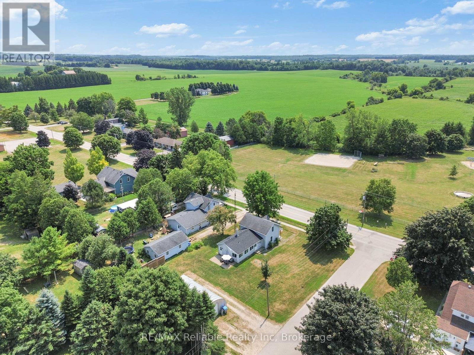 252 Kings Road, Central Huron, Ontario  N0M 2H0 - Photo 11 - X12324747