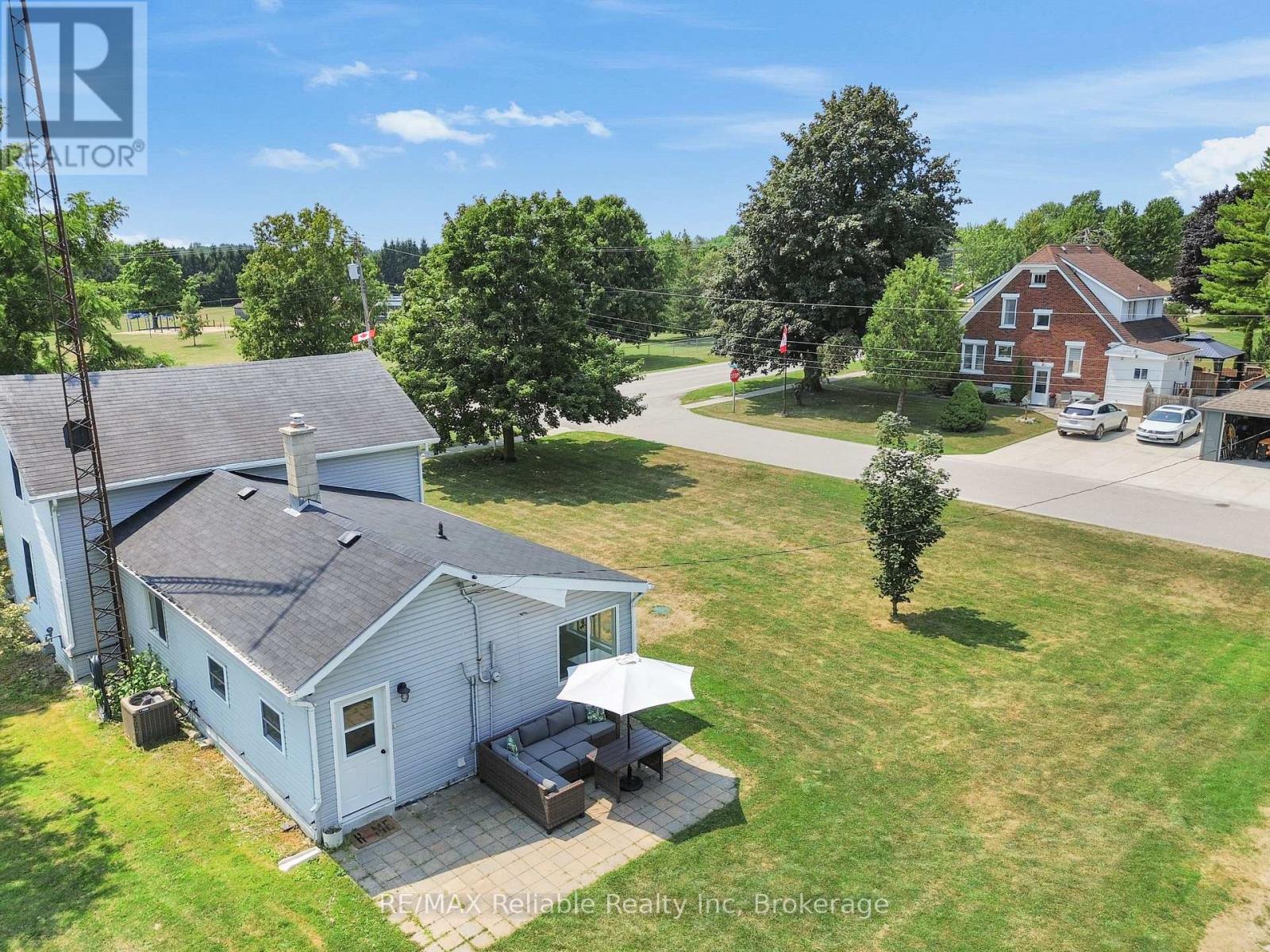 252 Kings Road, Central Huron, Ontario  N0M 2H0 - Photo 12 - X12324747
