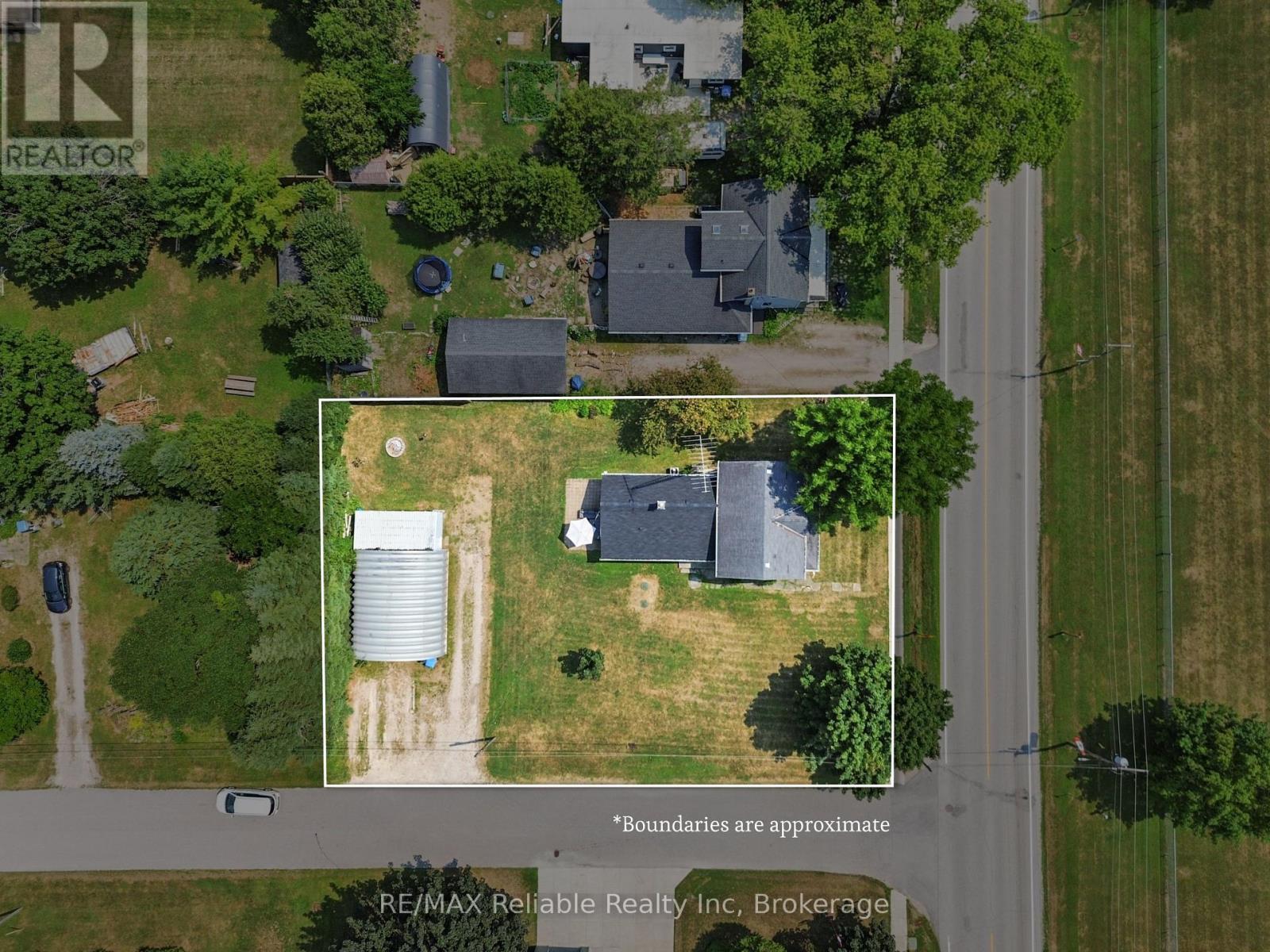252 Kings Road, Central Huron, Ontario  N0M 2H0 - Photo 15 - X12324747