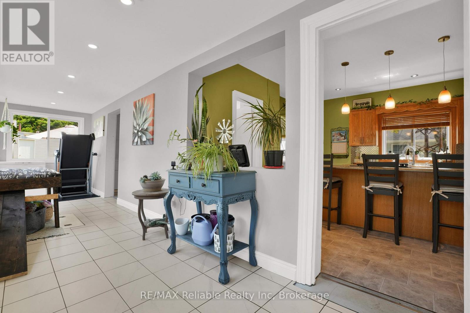 252 Kings Road, Central Huron, Ontario  N0M 2H0 - Photo 18 - X12324747