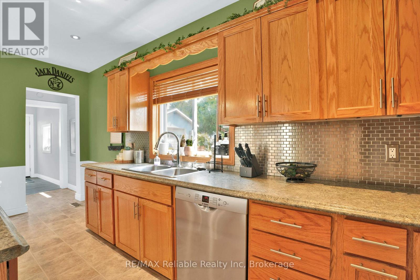 252 Kings Road, Central Huron, Ontario  N0M 2H0 - Photo 22 - X12324747