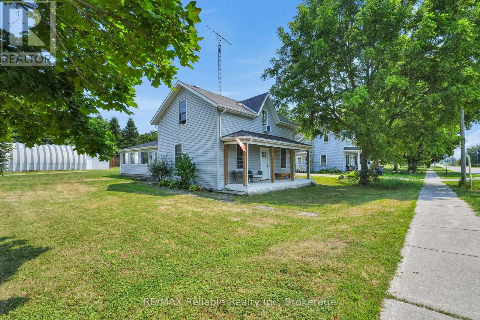 252 Kings Road, Central Huron, Ontario  N0M 2H0 - Photo 3 - X12324747