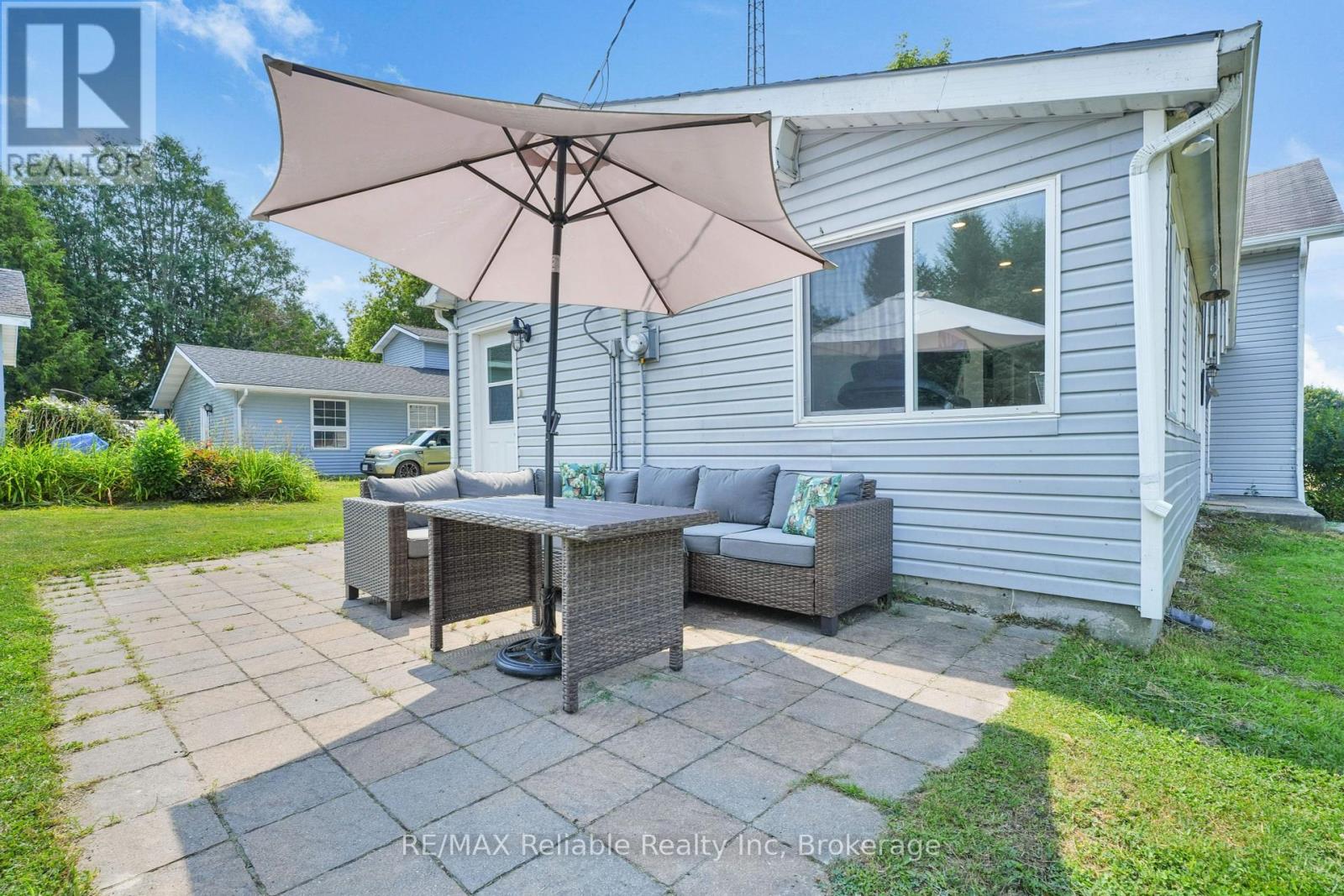 252 Kings Road, Central Huron, Ontario  N0M 2H0 - Photo 6 - X12324747