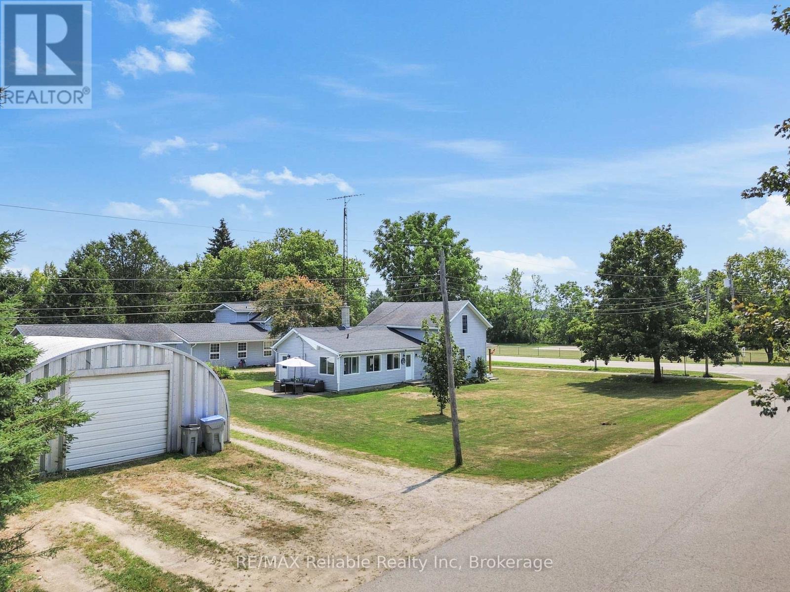 252 Kings Road, Central Huron, Ontario  N0M 2H0 - Photo 8 - X12324747