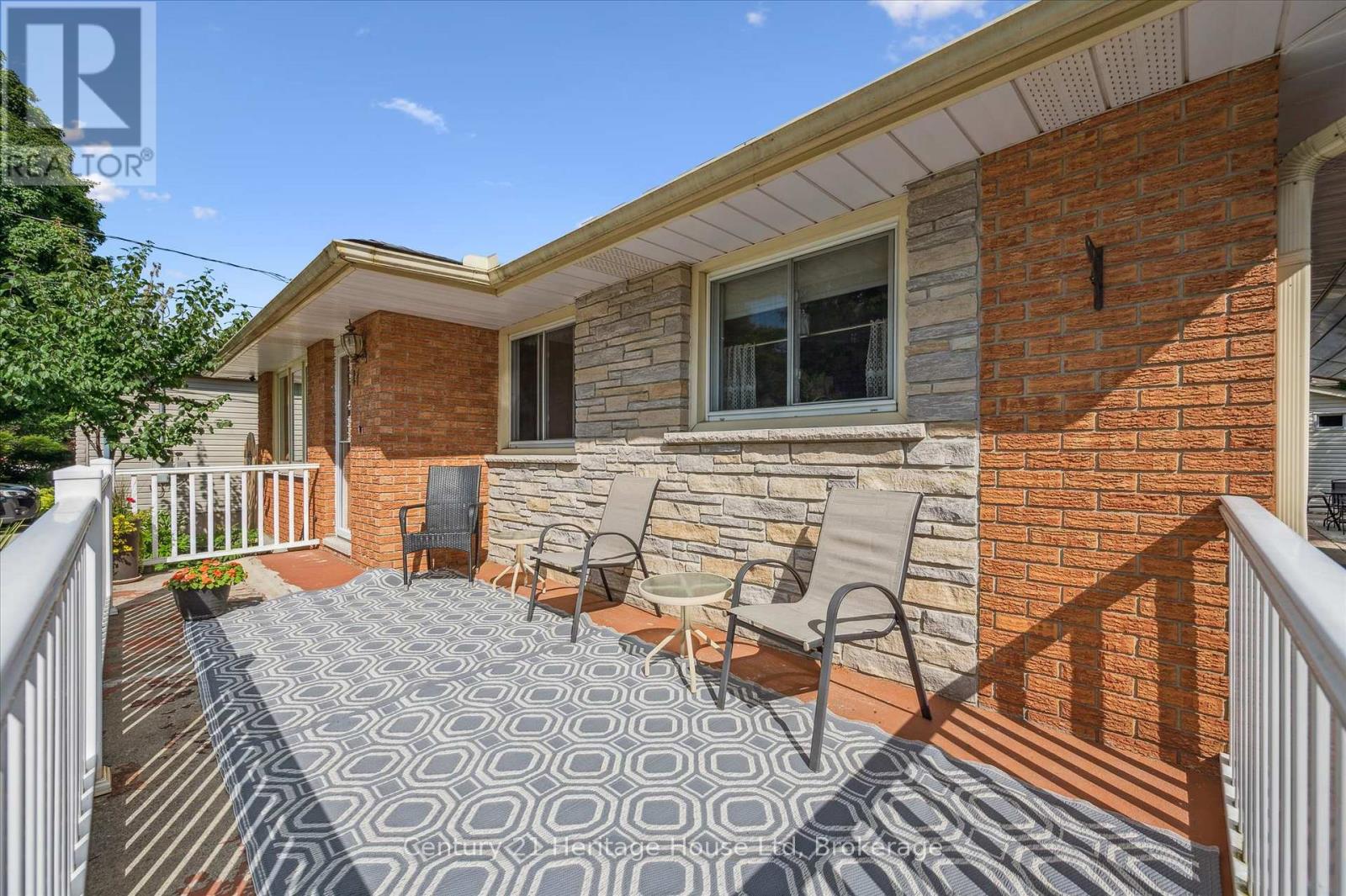 17 Dalebrook Place, Guelph, Ontario  N1E 1A7 - Photo 3 - X12324880