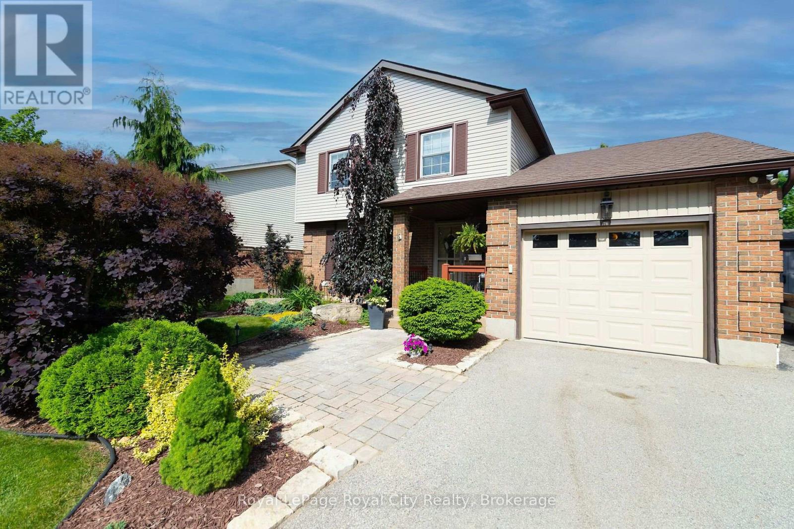 30 SPRINGDALE BOULEVARD, Guelph, Ontario