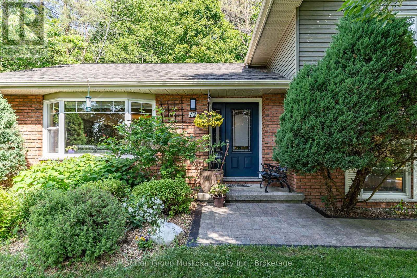12 SILVER OAKS CRESCENT, Huntsville, Ontario