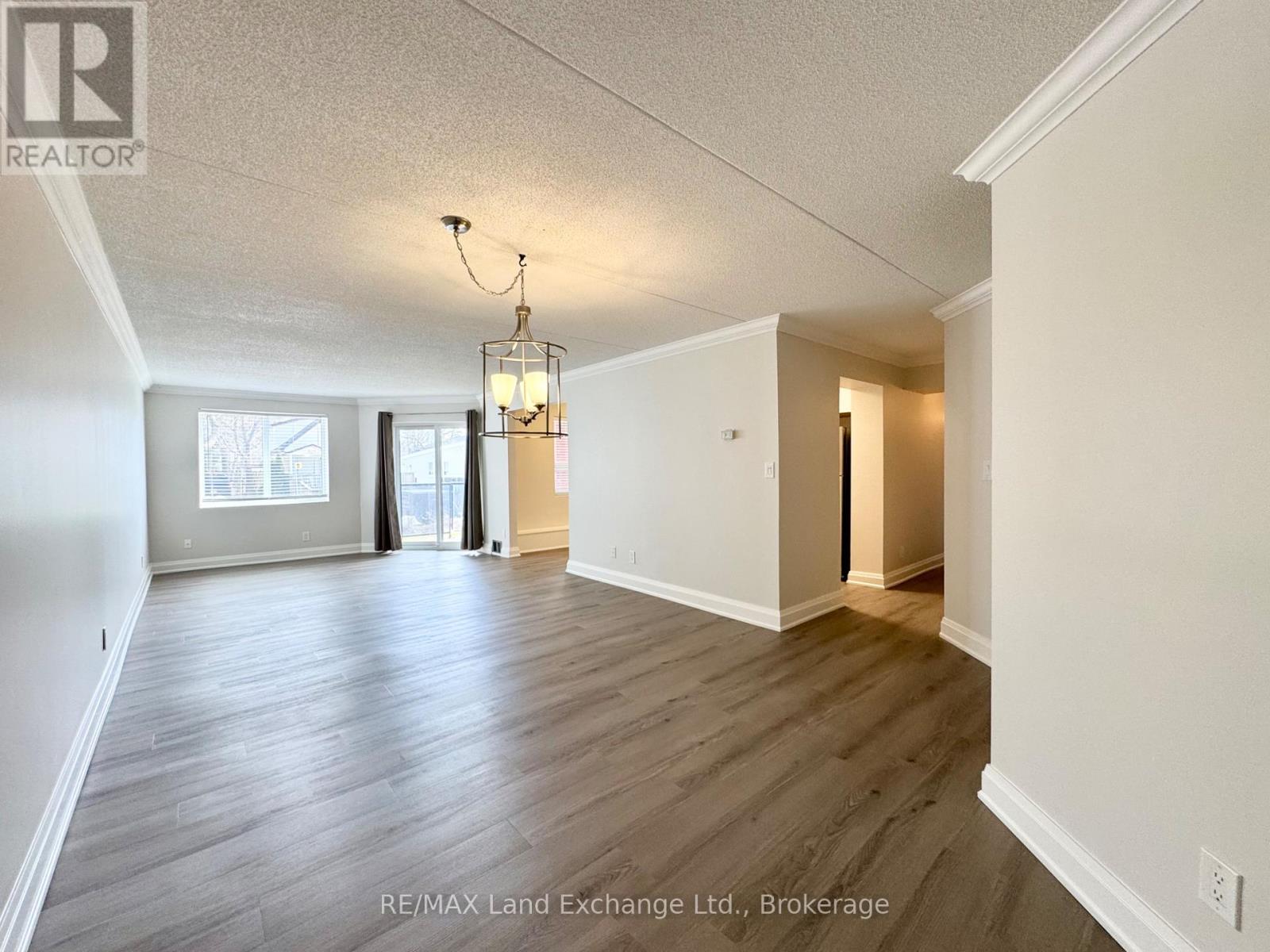 101 - 101-536 11th Avenue, Hanover, Ontario  N4N 2S4 - Photo 9 - X12325030