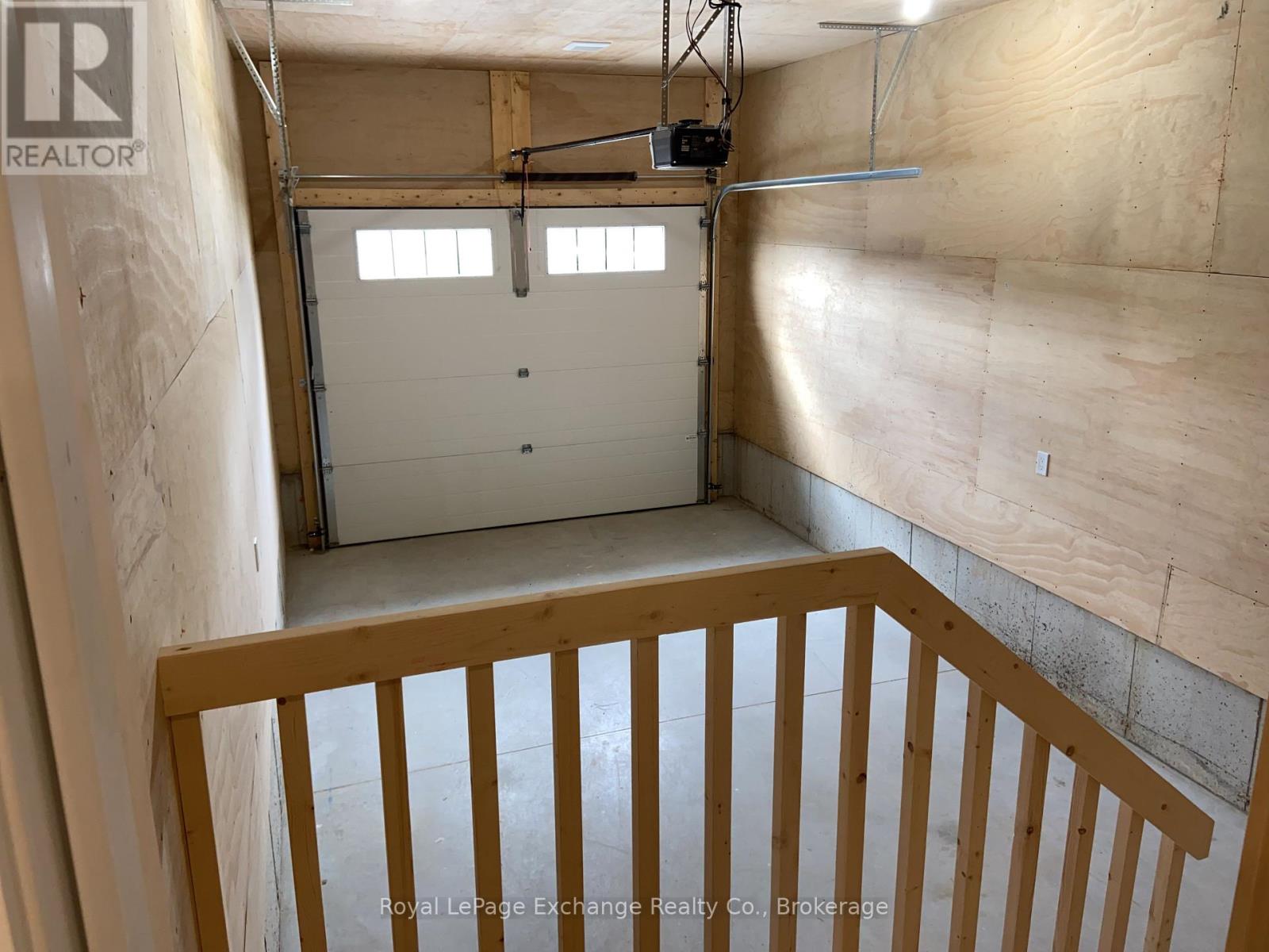 36 Jordan Crescent, North Huron, Ontario  N0G 1E0 - Photo 7 - X12325048