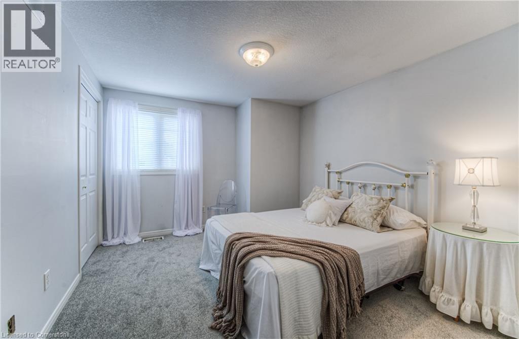 85 Candle Crescent, Kitchener, Ontario  N2P 2K8 - Photo 38 - 40757354