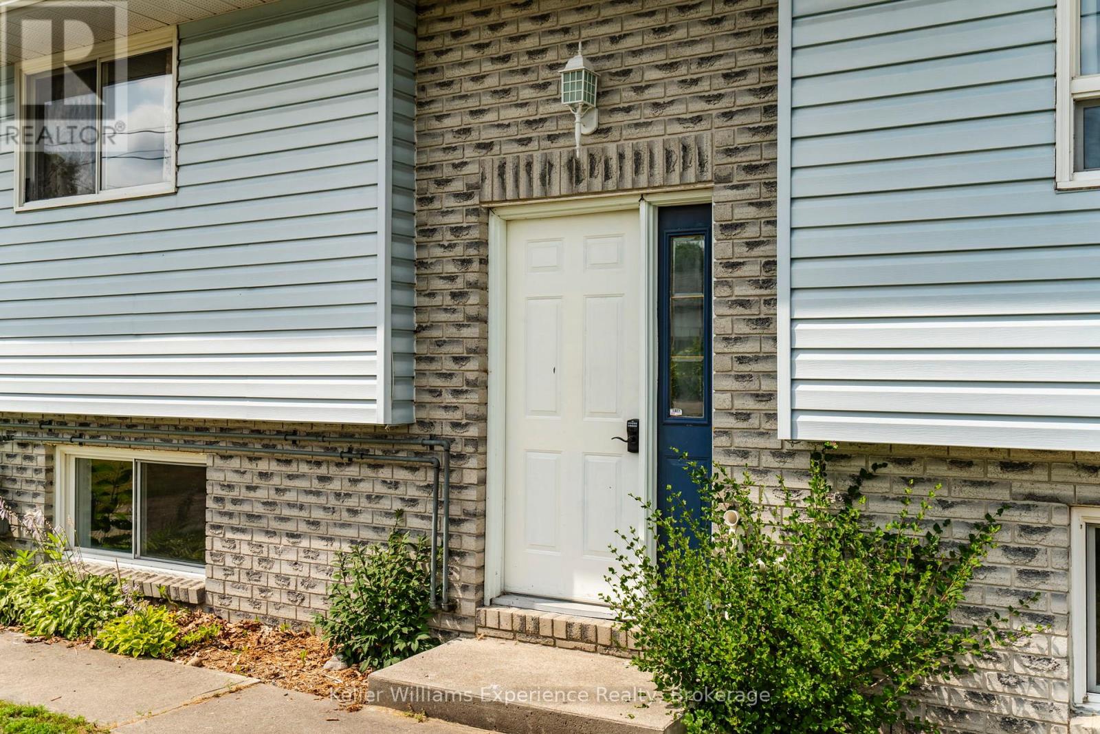 4 Cardinal Lane, Tiny, Ontario  L0L 2T0 - Photo 3 - S12325296
