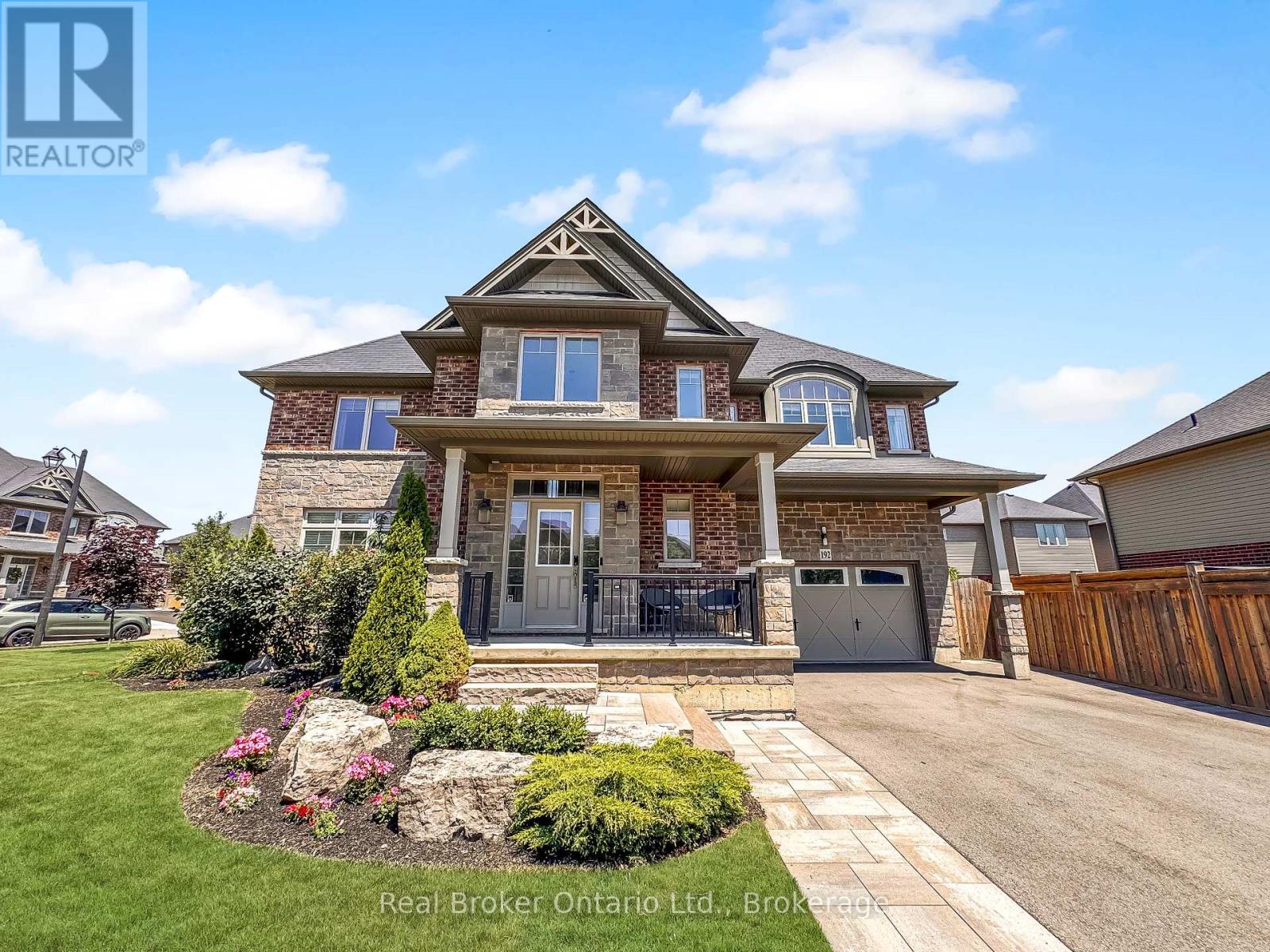 192 PUMPKIN PASS, Hamilton, Ontario