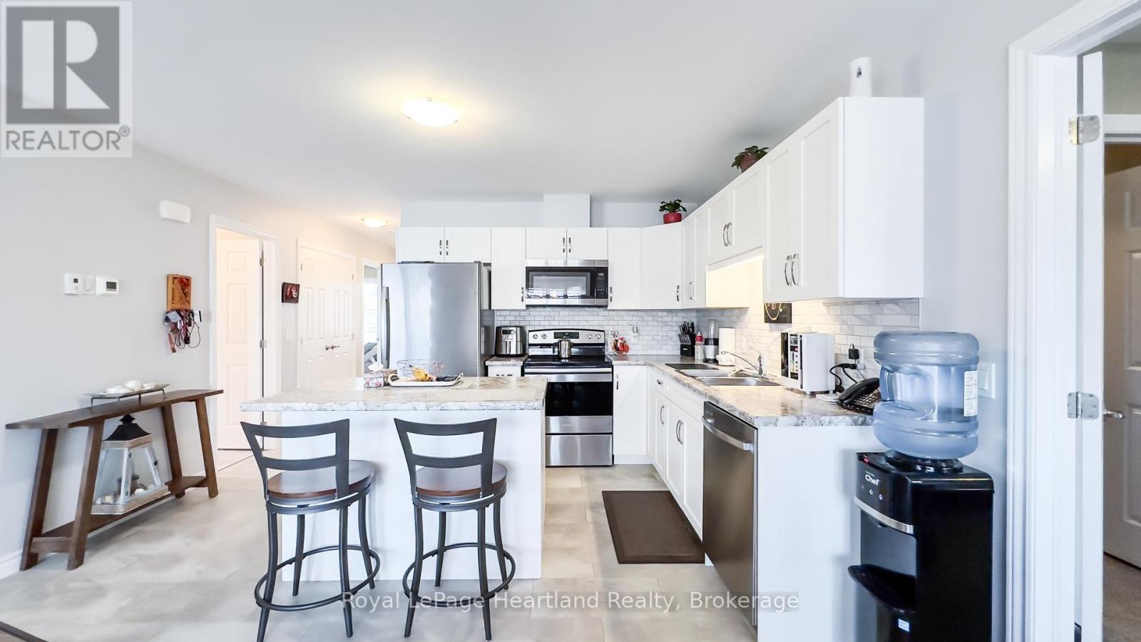 94 Lake Breeze Drive, Ashfield-Colborne-Wawanosh, Ontario  N7A 0B9 - Photo 14 - X12325498