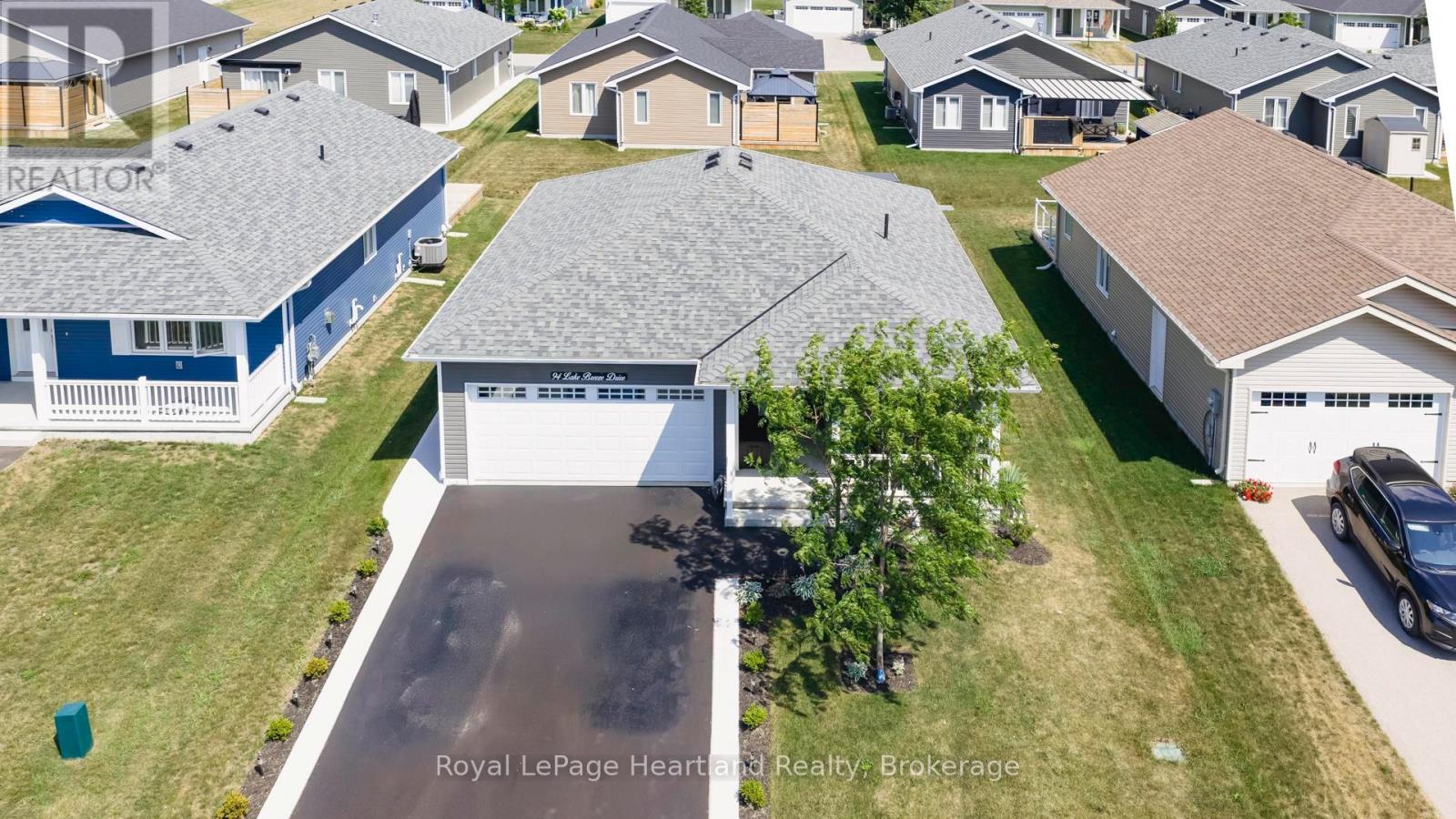 94 Lake Breeze Drive, Ashfield-Colborne-Wawanosh, Ontario  N7A 0B9 - Photo 39 - X12325498