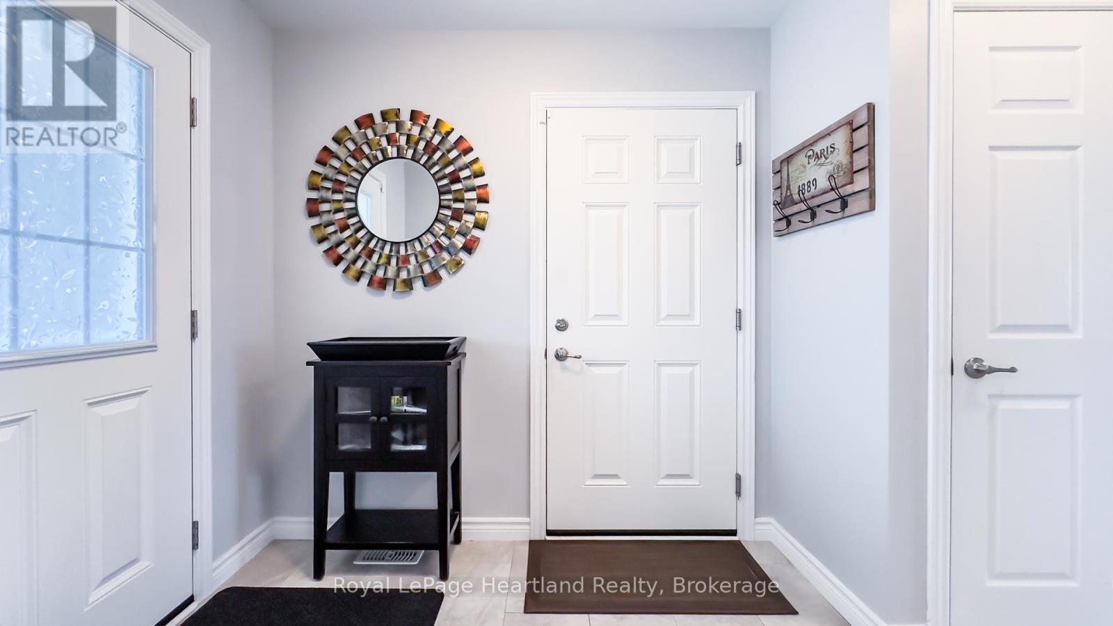94 Lake Breeze Drive, Ashfield-Colborne-Wawanosh, Ontario  N7A 0B9 - Photo 4 - X12325498