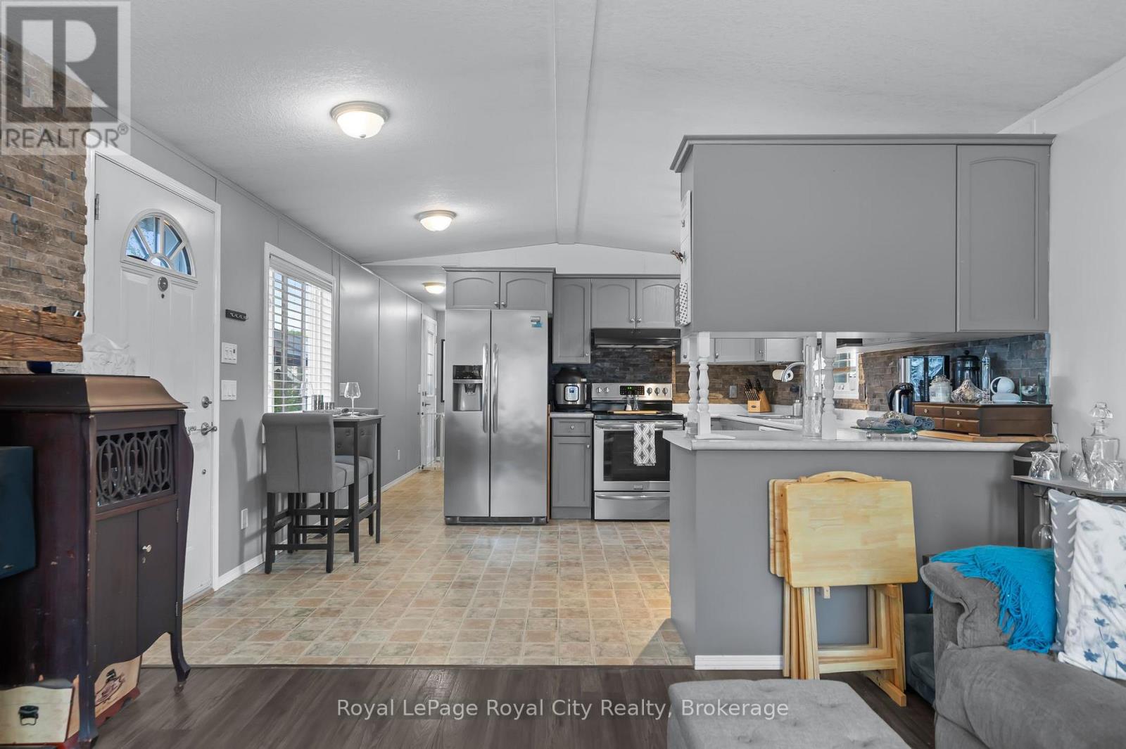 6 Water Street, Puslinch, Ontario  N1H 6H9 - Photo 17 - X12325592