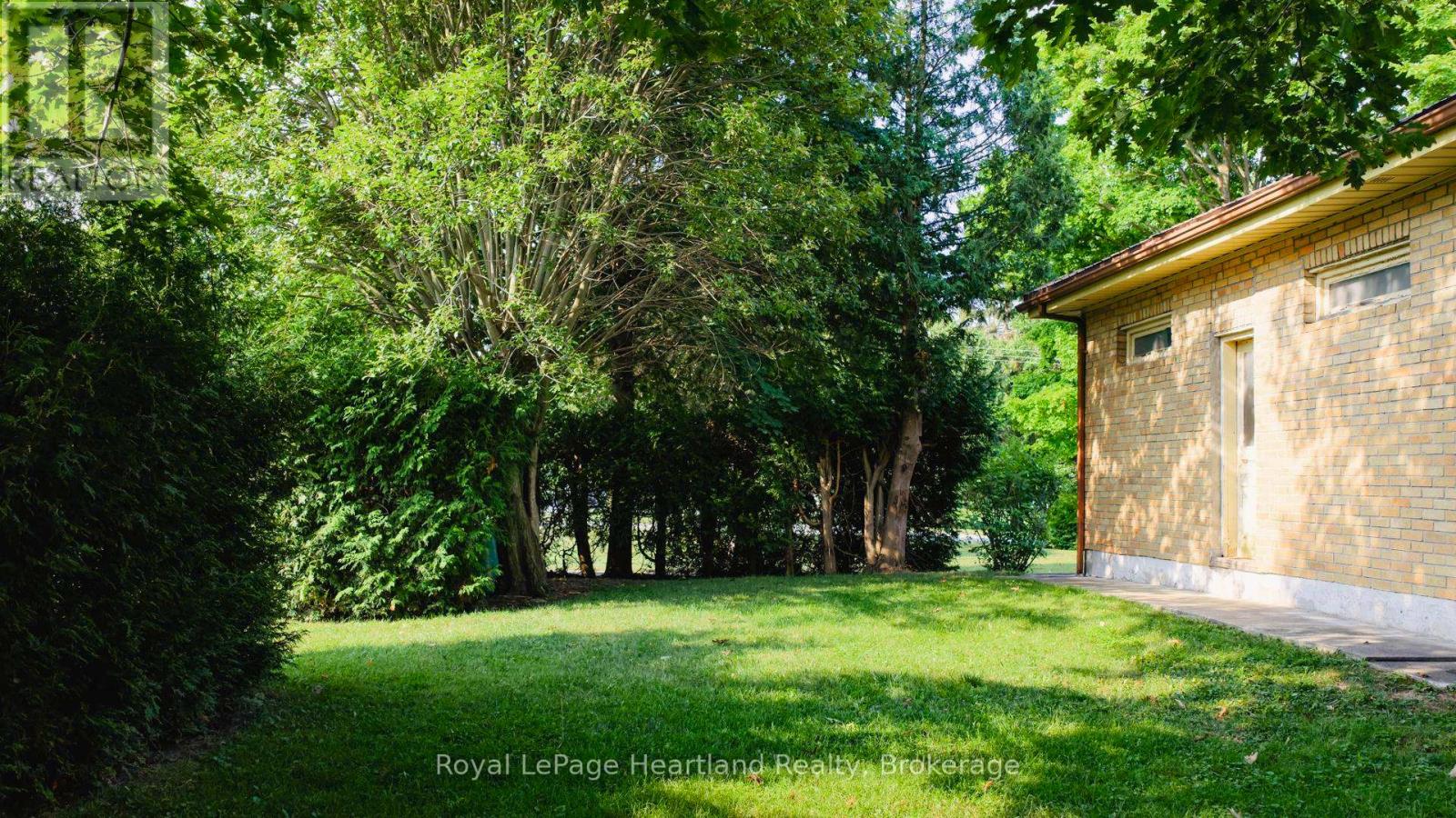 157 Dunlop Street, Central Huron, Ontario  N0M 1L0 - Photo 34 - X12326192