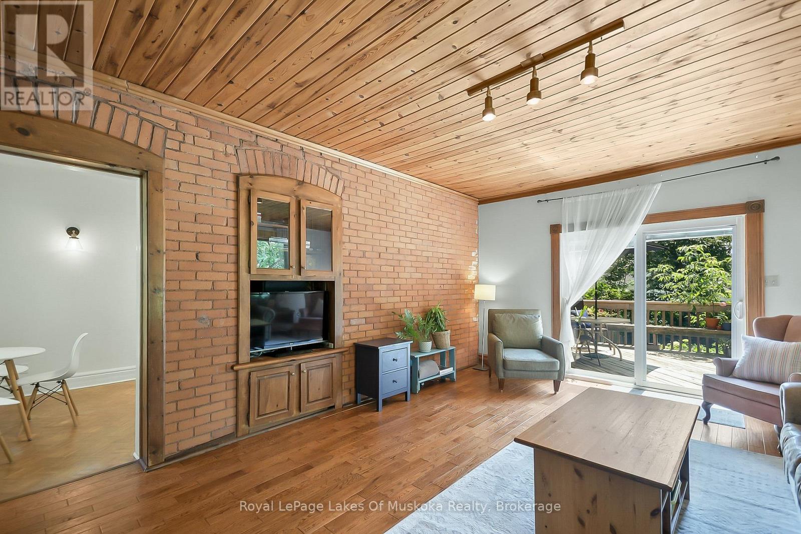 98 Muskoka Road, Bracebridge, Ontario  P1L 1H4 - Photo 28 - X12326588