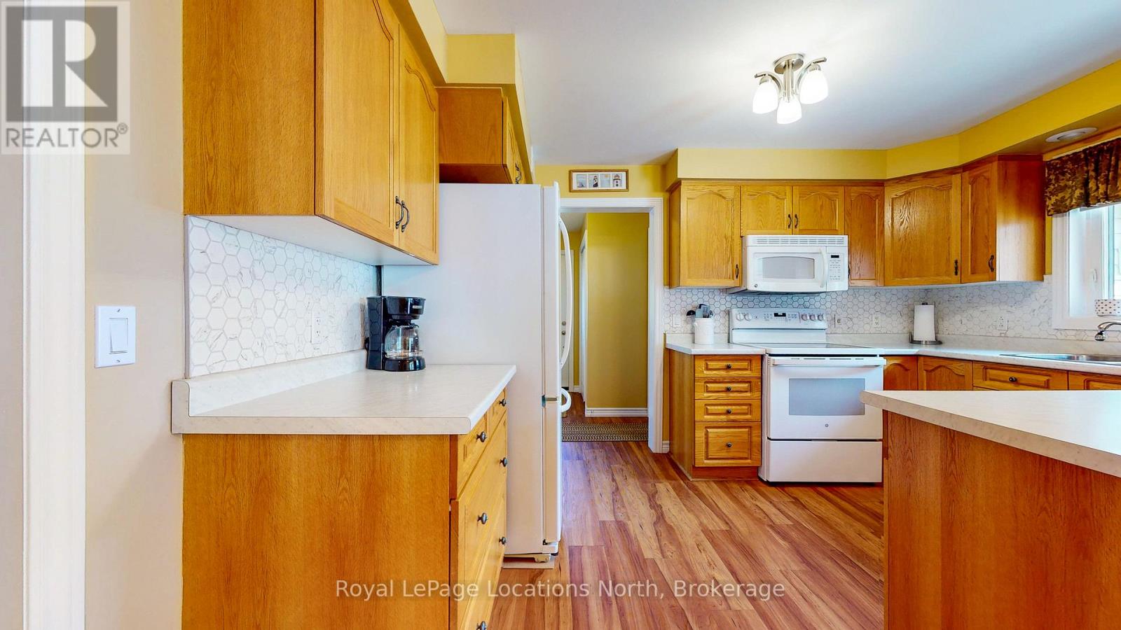 20 Illinois Crescent, Wasaga Beach, Ontario  L9Z 3A8 - Photo 13 - S12326743