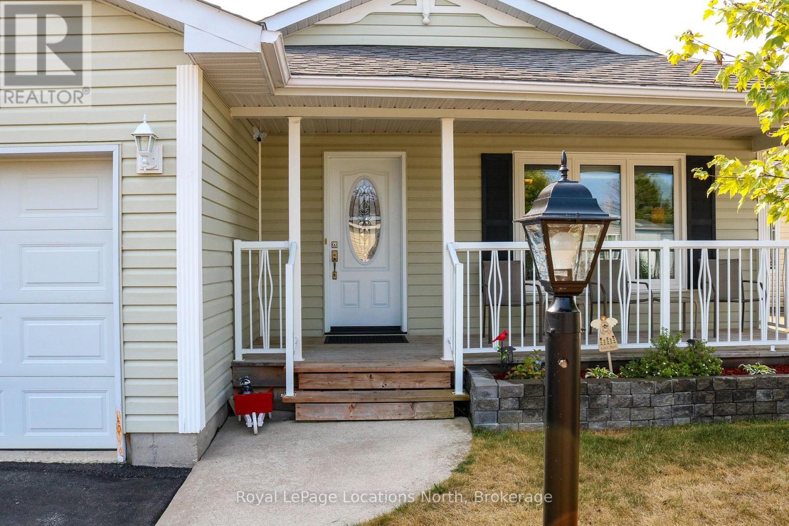 20 Illinois Crescent, Wasaga Beach, Ontario  L9Z 3A8 - Photo 3 - S12326743