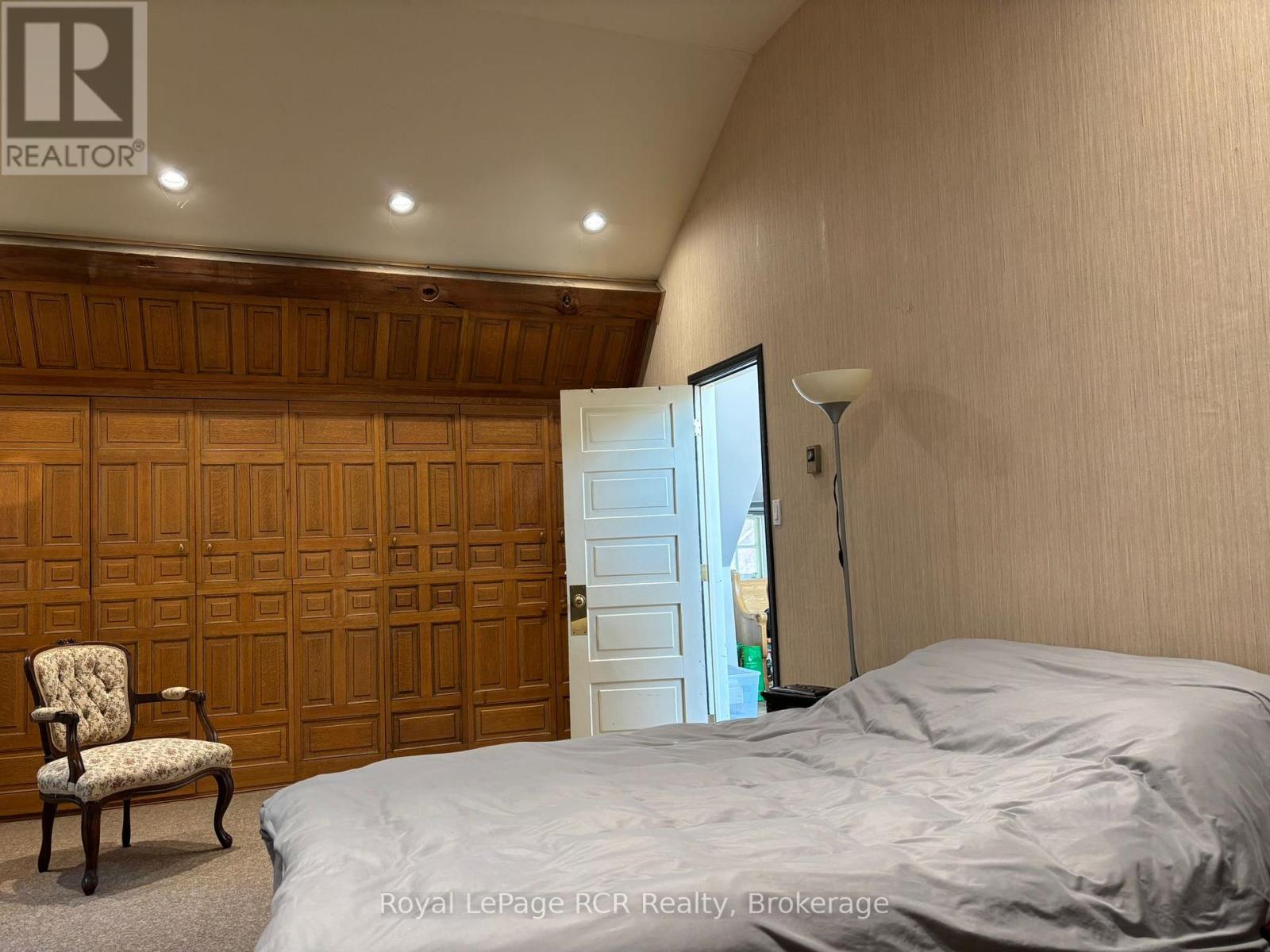 249 10th Street W, Owen Sound, Ontario  N4K 3R2 - Photo 6 - X12326824