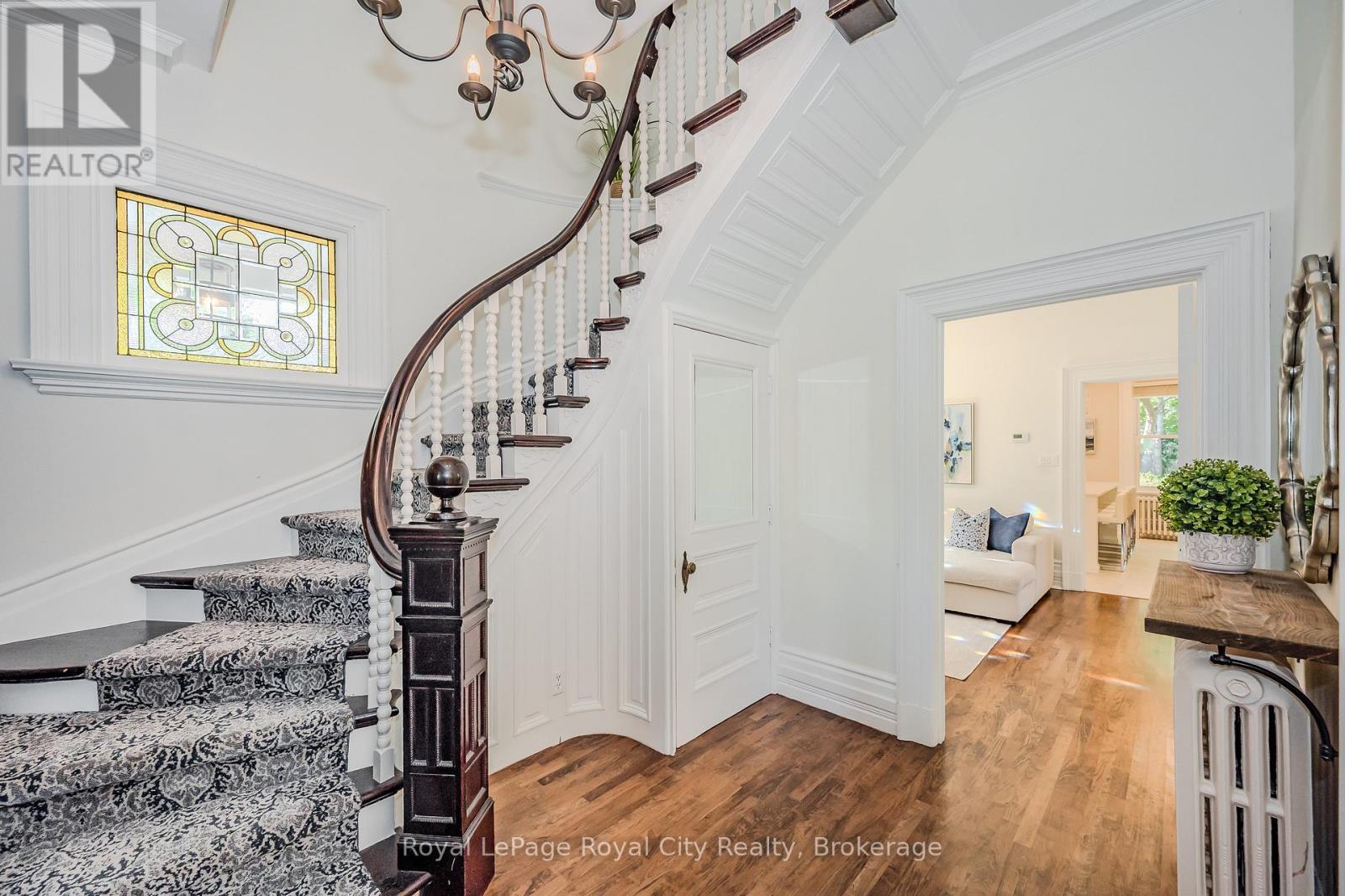 138 Dublin Street N, Guelph, Ontario  N1H 4N7 - Photo 6 - X12326863