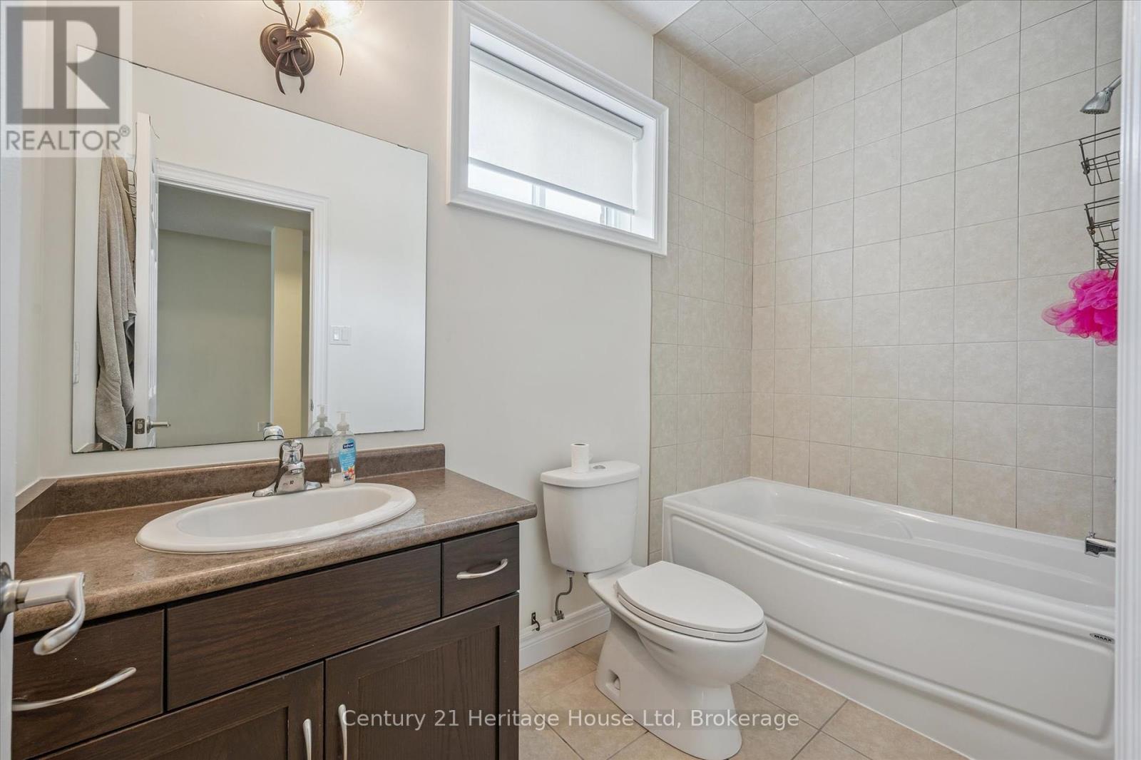 76 Zaduk Place, Guelph, Ontario  N1G 0C4 - Photo 38 - X12327117