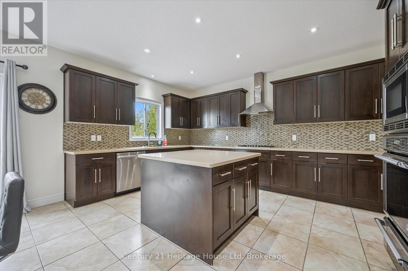 76 Zaduk Place, Guelph, Ontario  N1G 0C4 - Photo 7 - X12327117