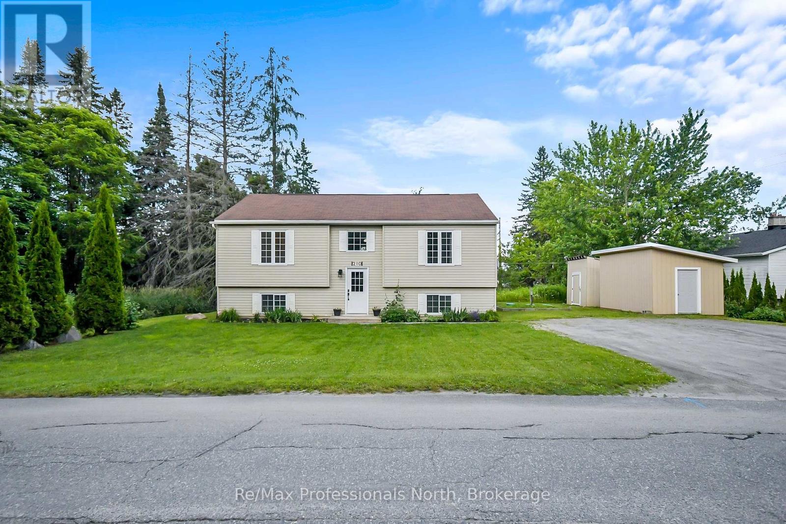 210 MCPHERSON STREET, Gravenhurst, Ontario