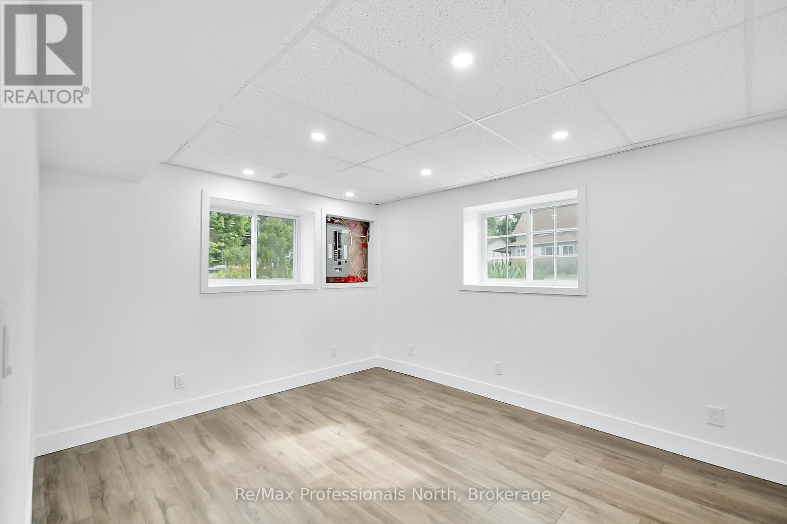 210 Mcpherson Street, Gravenhurst, Ontario  P1P 1R2 - Photo 23 - X12327140