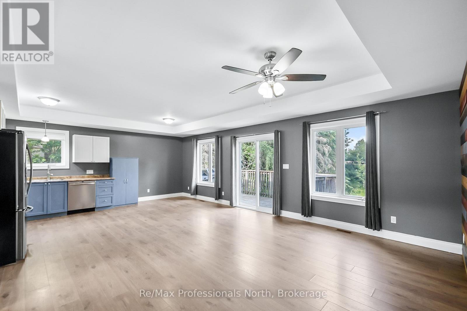 210 Mcpherson Street, Gravenhurst, Ontario  P1P 1R2 - Photo 3 - X12327140