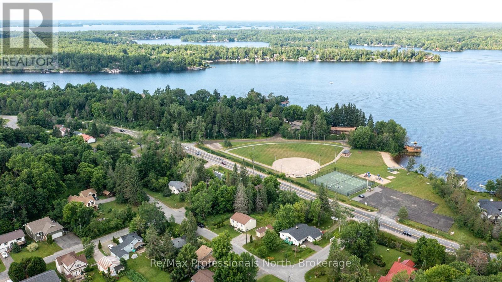 210 Mcpherson Street, Gravenhurst, Ontario  P1P 1R2 - Photo 36 - X12327140