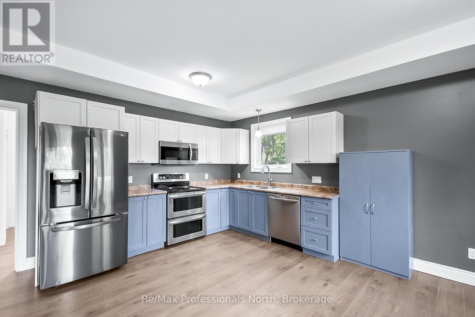 210 Mcpherson Street, Gravenhurst, Ontario  P1P 1R2 - Photo 8 - X12327140