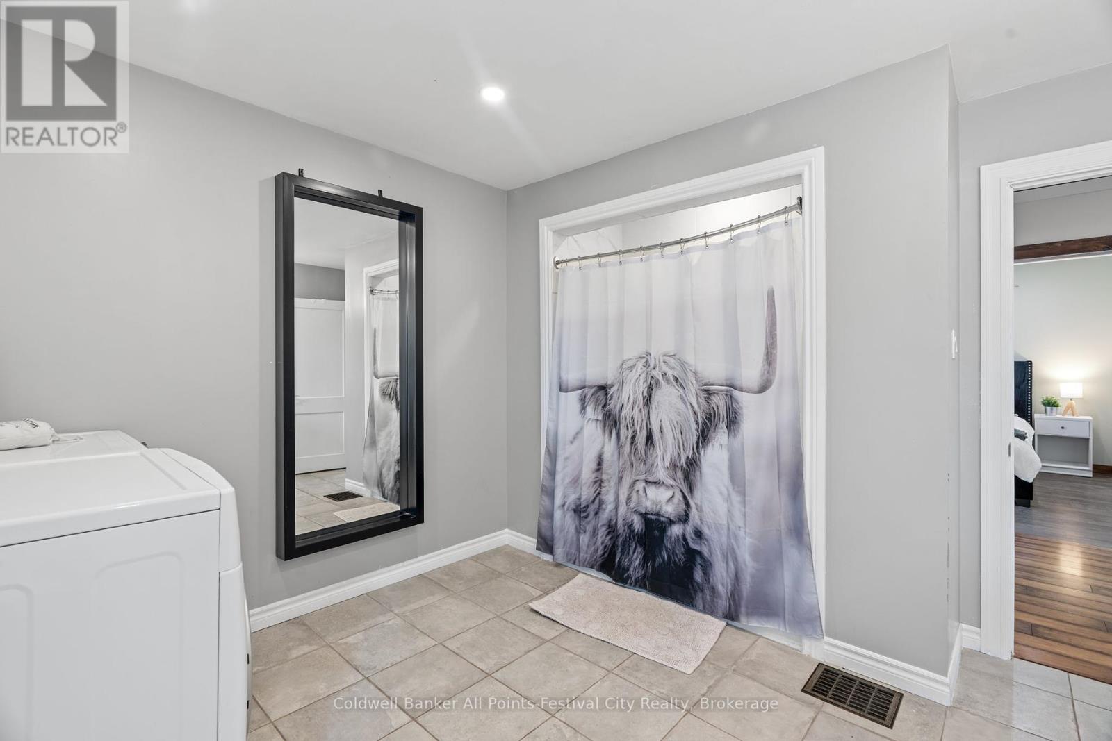 8 London Road, Huron East, Ontario  N0M 1J0 - Photo 21 - X12327204