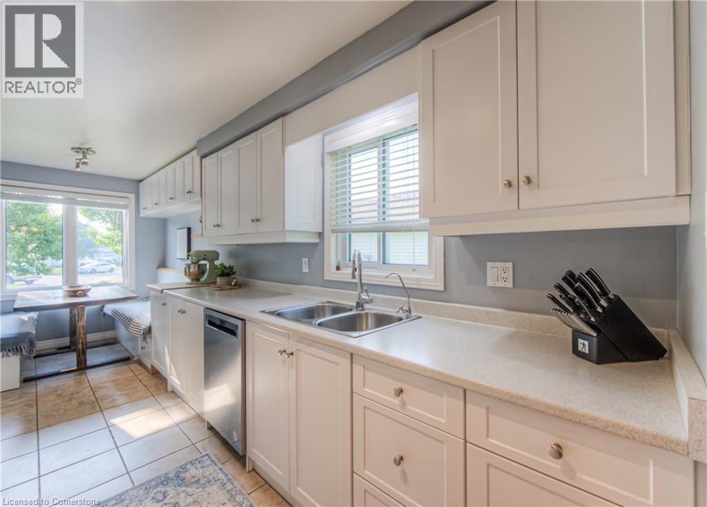 228 Haldane Court, Waterloo, Ontario  N2T 1T7 - Photo 14 - 40756621