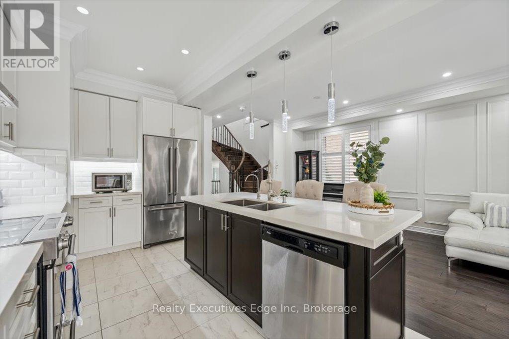 31 Rainforest Lane, Halton Hills, Ontario  L7G 0L8 - Photo 10 - W12327462