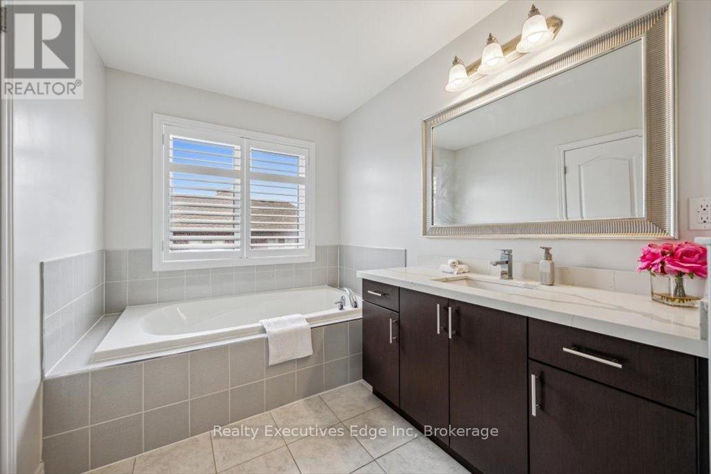 31 Rainforest Lane, Halton Hills, Ontario  L7G 0L8 - Photo 25 - W12327462
