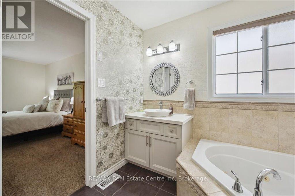 758 Willow Road, Guelph, Ontario  N1K 1Z2 - Photo 25 - X12327346