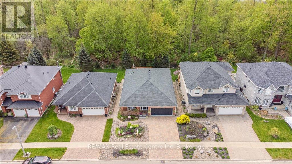 758 Willow Road, Guelph, Ontario  N1K 1Z2 - Photo 3 - X12327346