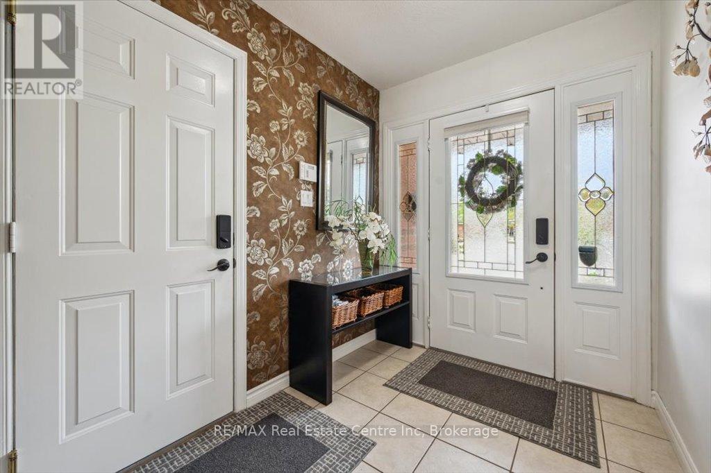 758 Willow Road, Guelph, Ontario  N1K 1Z2 - Photo 8 - X12327346