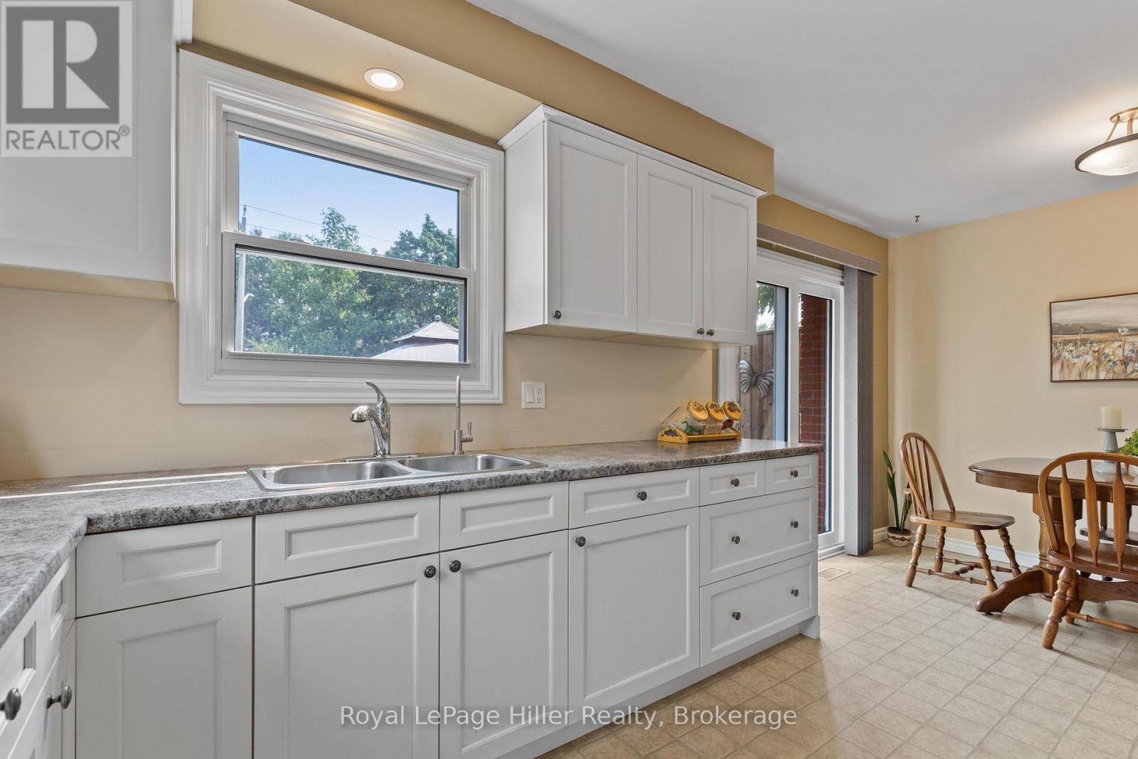 47 Kemp Crescent, Stratford, Ontario  N5A 5C2 - Photo 10 - X12327496