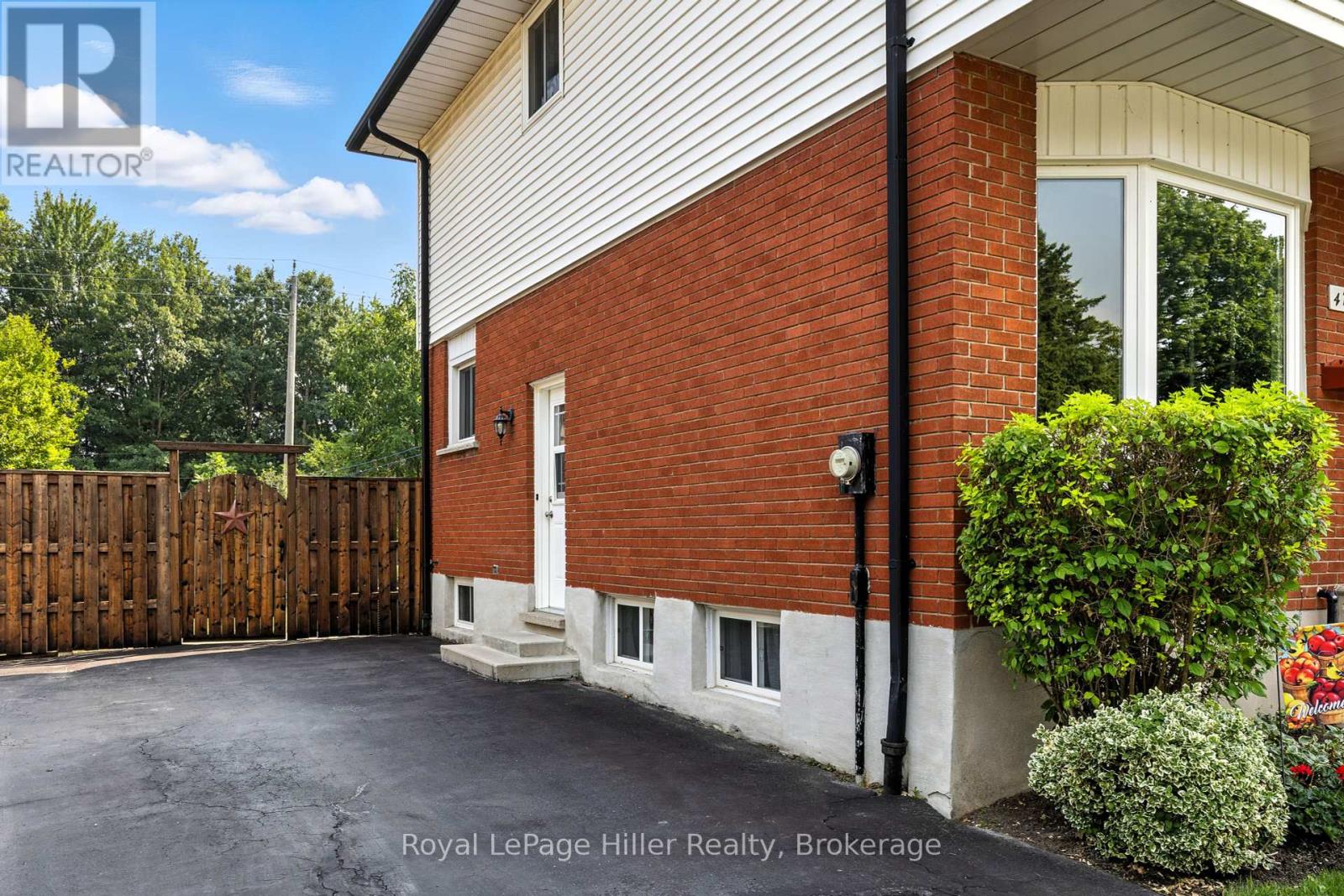 47 Kemp Crescent, Stratford, Ontario  N5A 5C2 - Photo 4 - X12327496