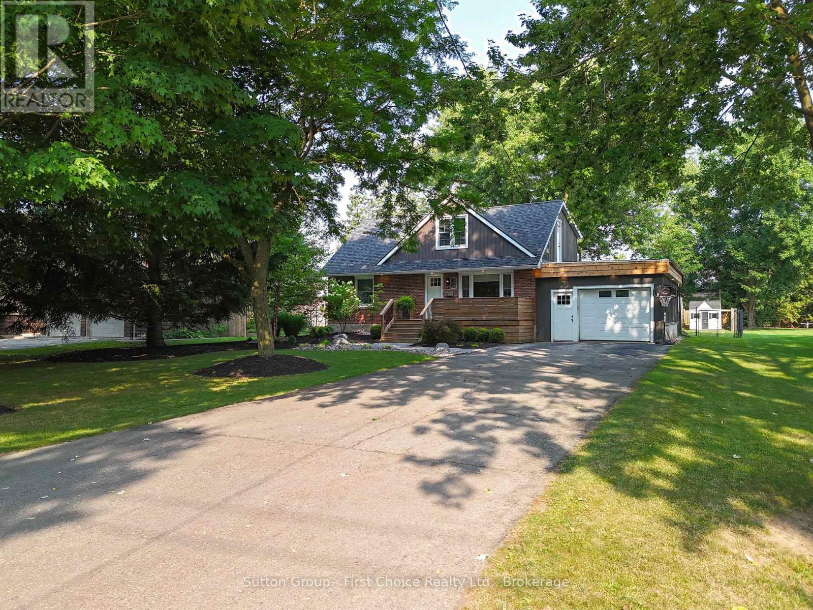 106 Matilda Street, Stratford, Ontario  N5A 6S1 - Photo 2 - X12327573