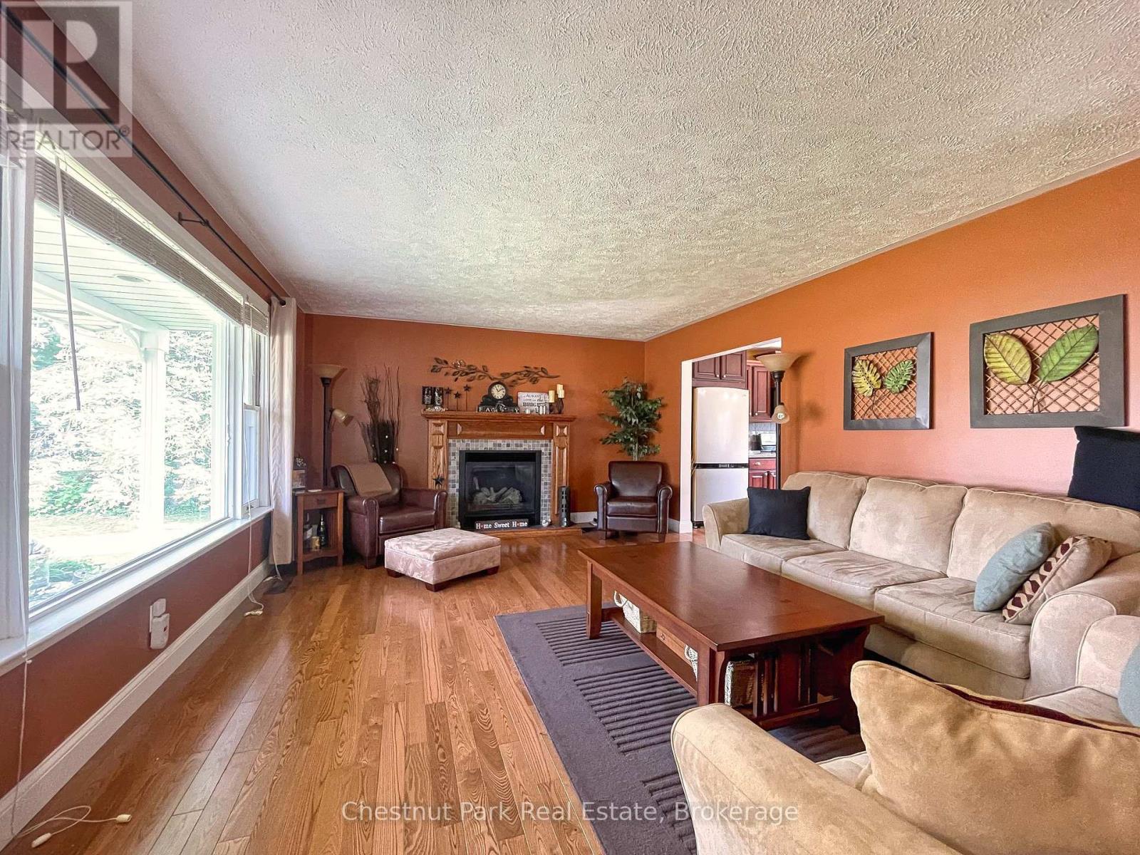 319 Gould Street, South Bruce Peninsula, Ontario  N0H 2T0 - Photo 5 - X12327574
