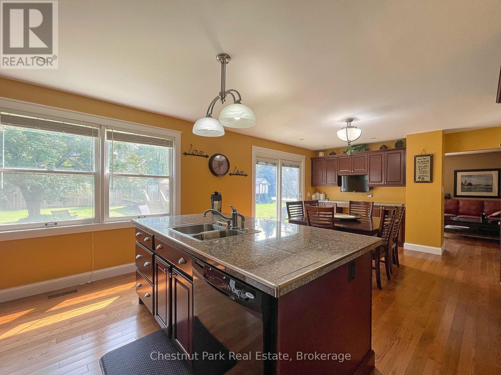 319 Gould Street, South Bruce Peninsula, Ontario  N0H 2T0 - Photo 7 - X12327574
